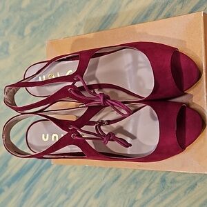 NWOT...Unisa Peep Toe Heals